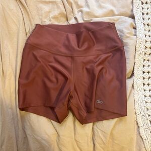 ALO Yoga High-Rise Performance Bike Shorts — Rust